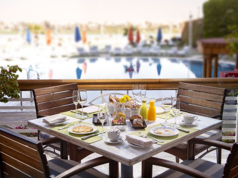 Sonesta St. George · desayuno en uno de los hoteles previstos